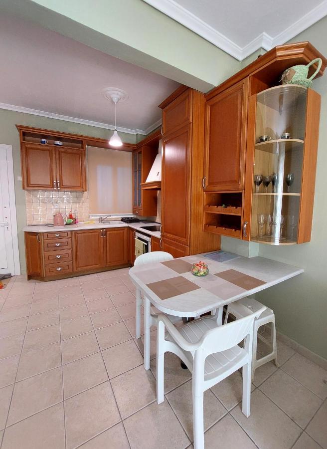 Orange Tree Apartment Asproválta Ngoại thất bức ảnh